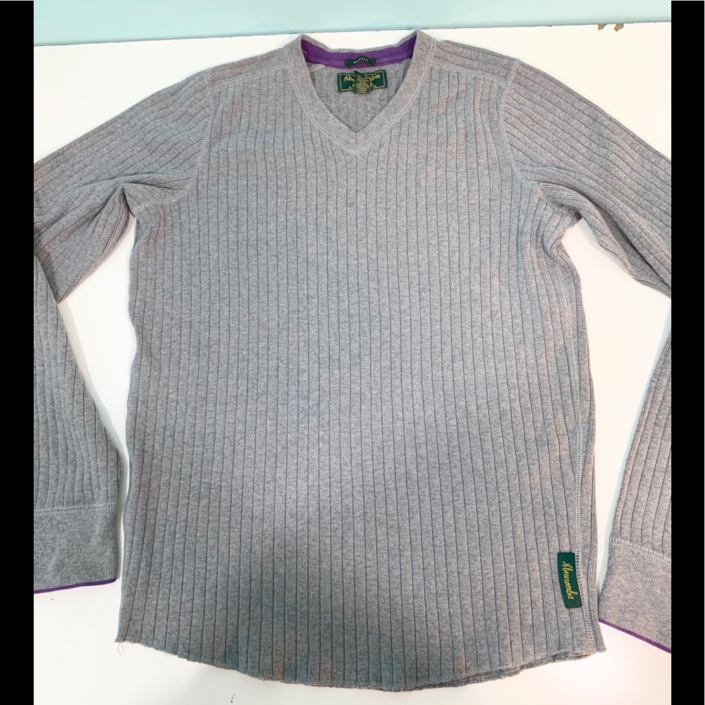 Abercrombie Gray Muscle V Neck Sweater T1831